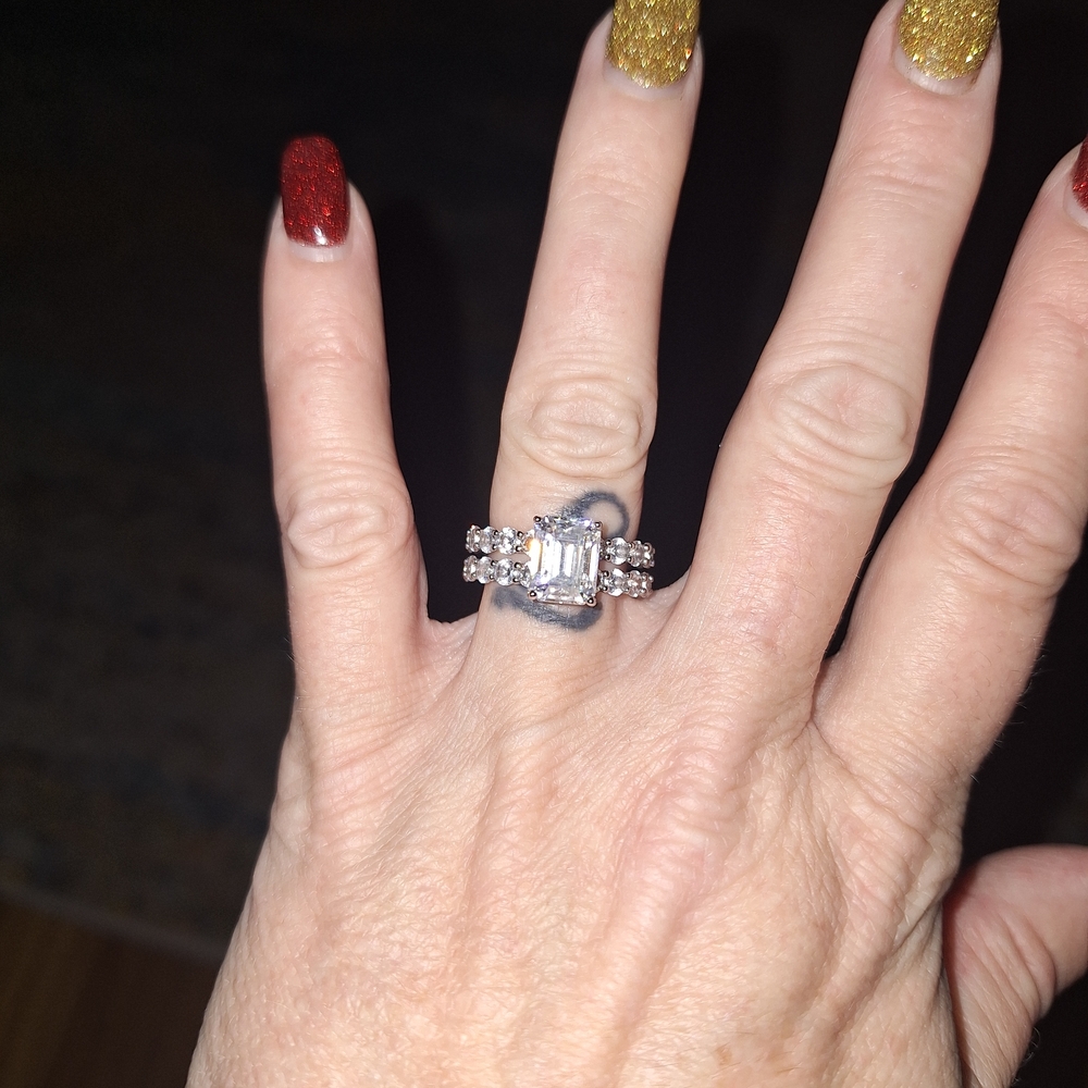 Elegant Silver Moissanite Ring Size 6 - Picture 6 of 7